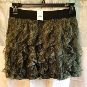 NWT Express Mini skirt / laced / green